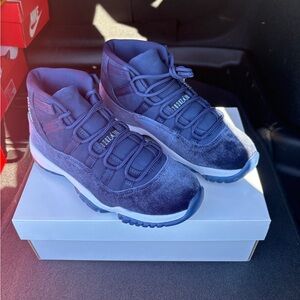 Jordan Women’s Retro Midnight Navy